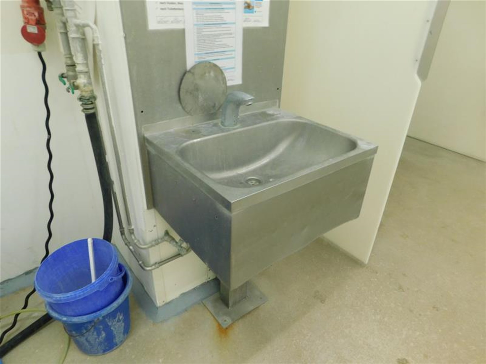1 Edelstahl-Handwaschbecken