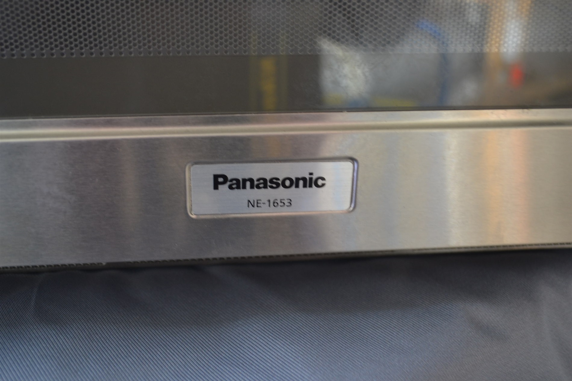 Mikrowelle Panasonic NE-1653