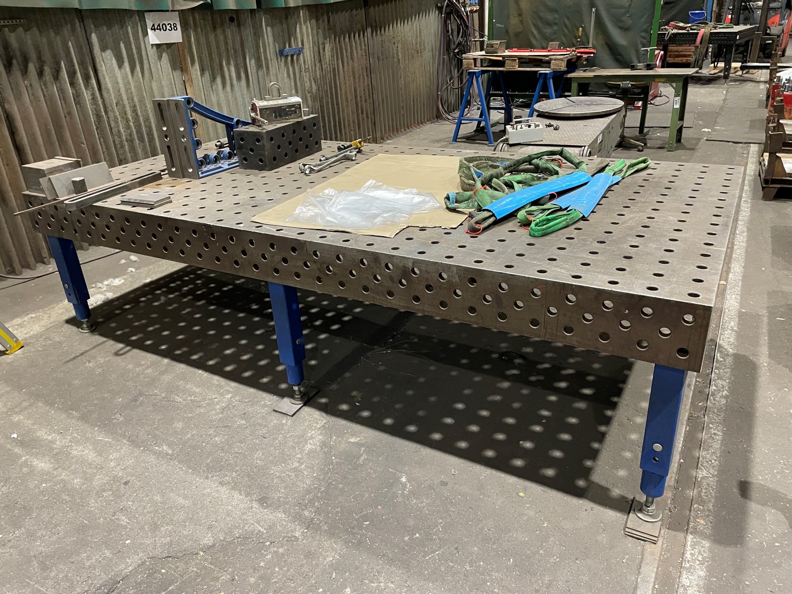 Welding table/hole table