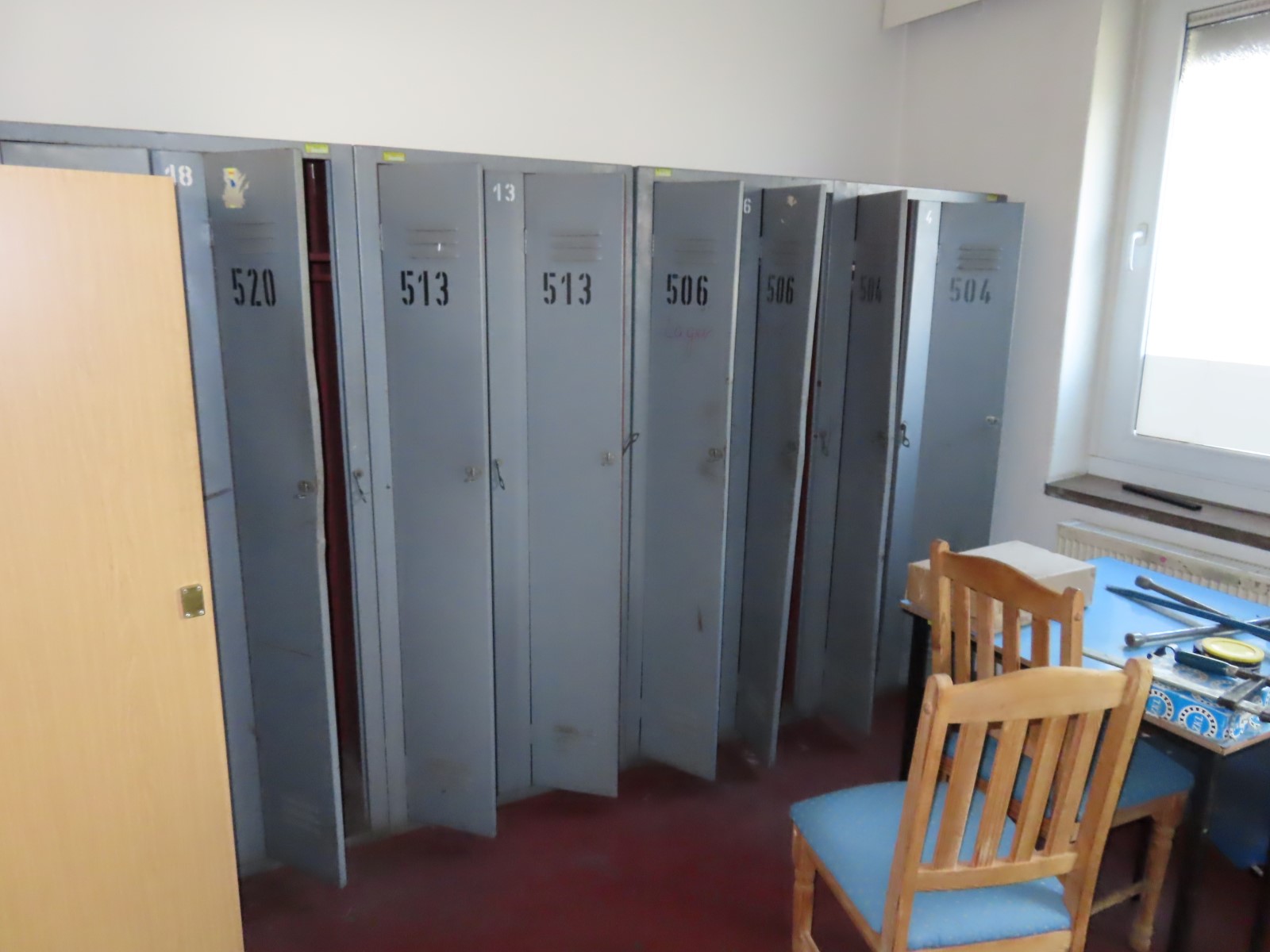Lot of sheet steel lockers