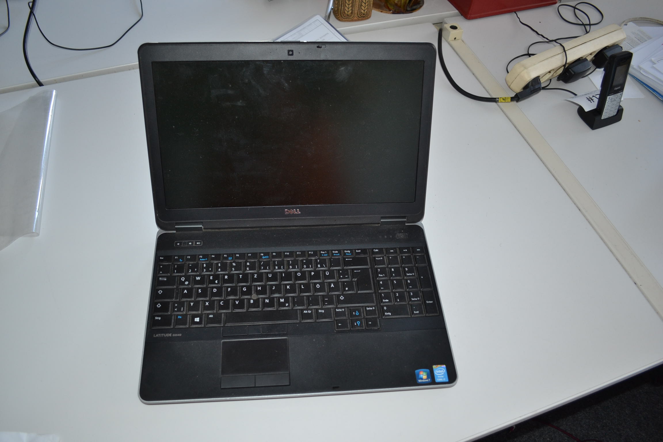 1 Laptop Dell