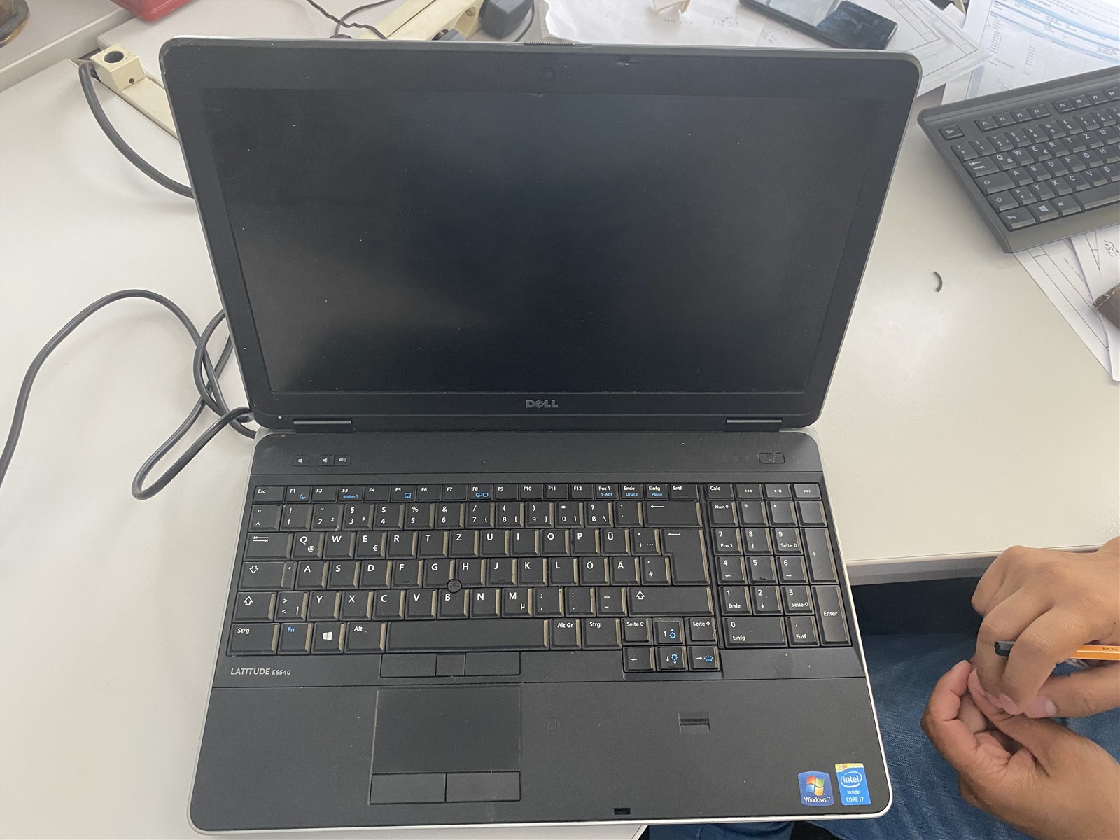 1 Laptop Dell