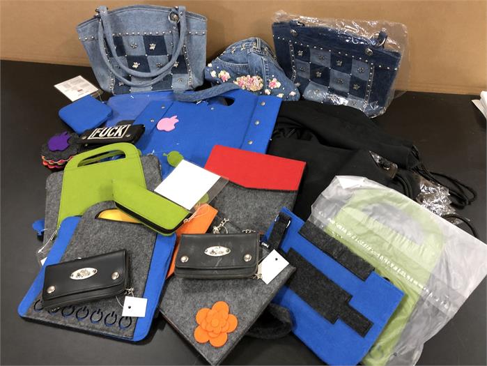 Taschen Shopper Handtaschen Portemonnaie ca. 51 Stück Neuware (Partie)