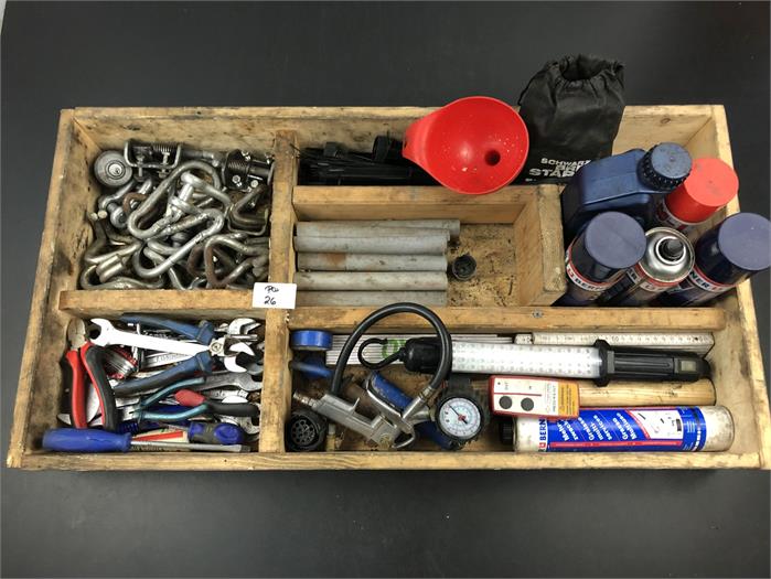 Werkzeuge, Schmierstoffe und Ersatzteile (Partie)