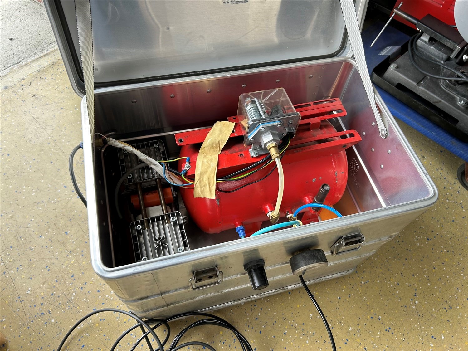 Air compressor in Zarges metal box