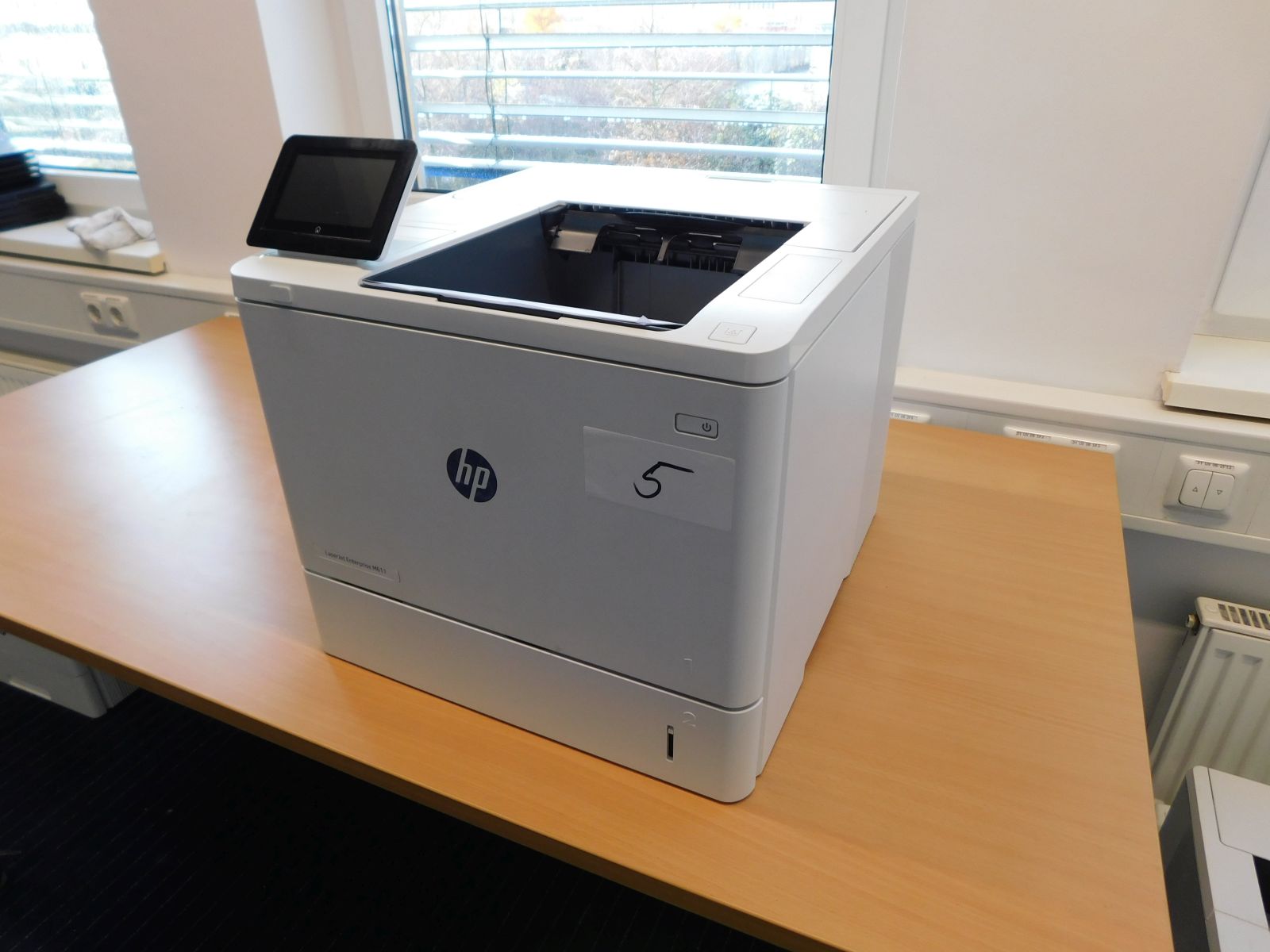 1x HP Laserjet printer Enterprise M611