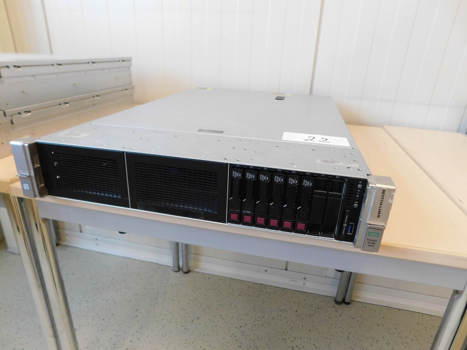 1x HP 19" server DL-380 Gen 9