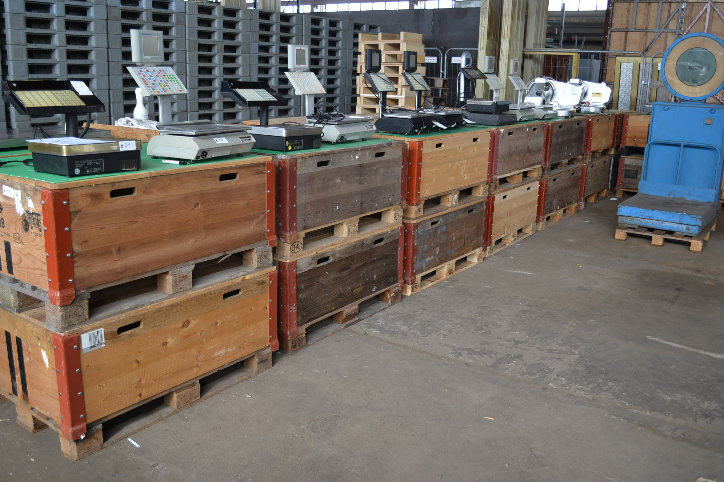 36 x Holzboxen - Euroboxen mit Deckel