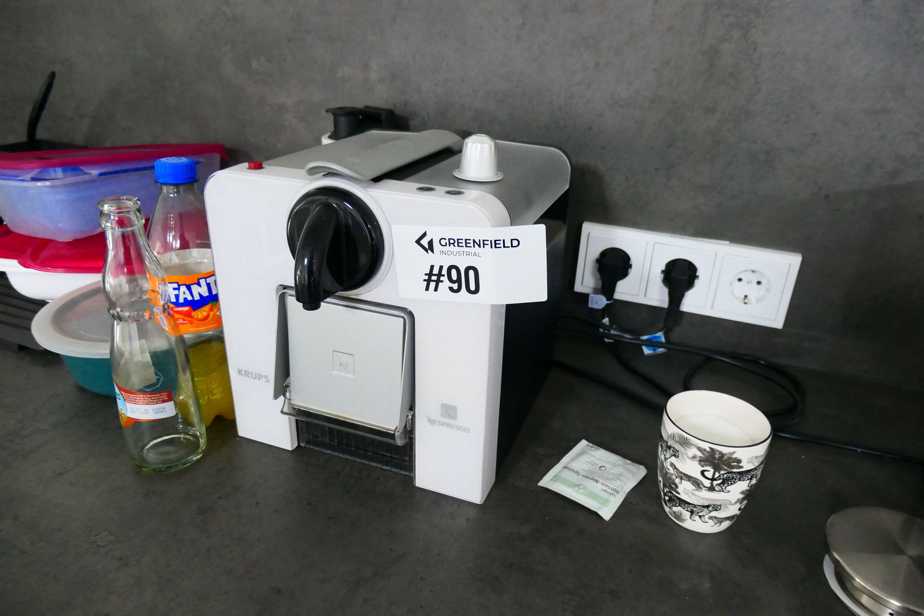 Kapselautomat Nespresso + Wasserkocher Siemens